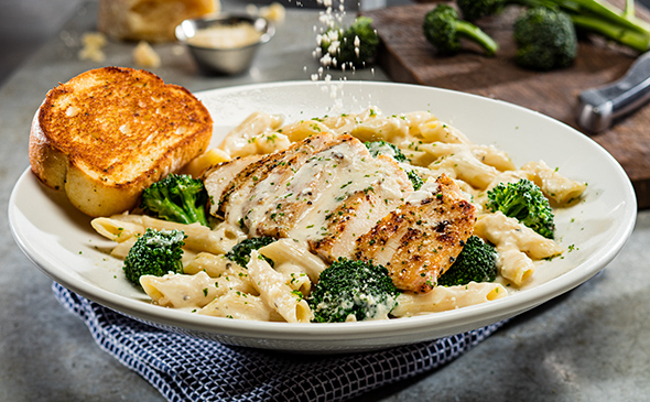 GRILLED CHICKEN ALFREDO