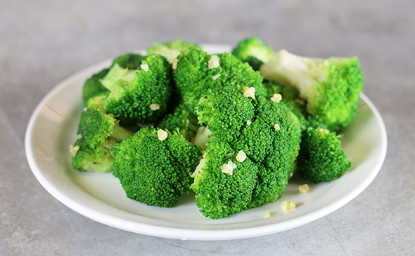 FRESH STEAMED BROCCOLI